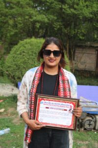 नायिका तथा मोडल सबिना कार्की राष्ट्रिय लोक तथा दोहोरी गीत प्रतिष्ठान नेपालको आजिवन सदस्य बनिन्