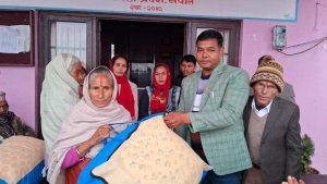 रत्ननगर-८ मा विपन्न,ज्येष्ठ नागरिक,फरक क्षमता भएका र एकल महिलालाई न्यानो कपडा वितरण रत्ननगर-८ मा विपन्न,ज्येष्ठ नागरिक,फरक क्षमता भएका र एकल महिलालाई न्यानो कपडा वितरण